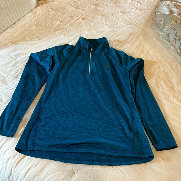 Old Navy Active Go-Dry Long Sleeve Half Zip Pullover - Picture 1 of 4